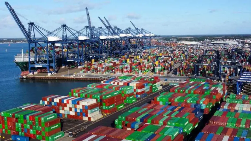Strike at UKs biggest port threatens supply chain disruption Chief Idea 1